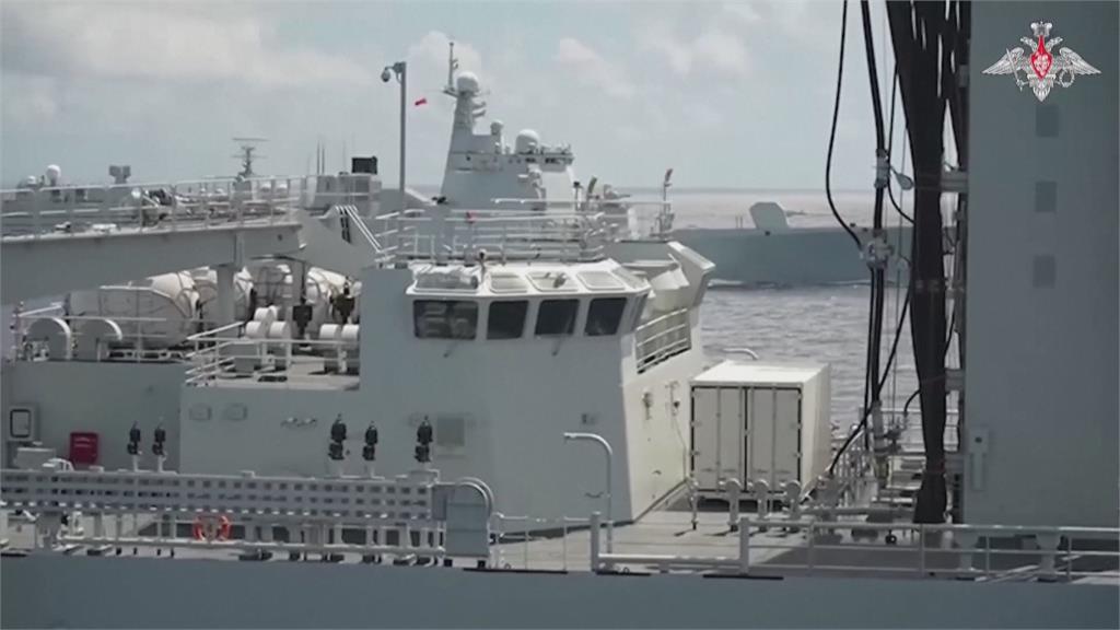 中俄軍艦首度「同時」穿越宮古海峽　日本出動反潛機密切監控