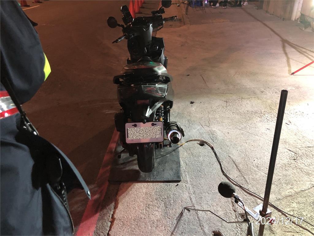 快新聞/機車族注意!改裝排氣管新制上路 新北稽查噪音車取締294件