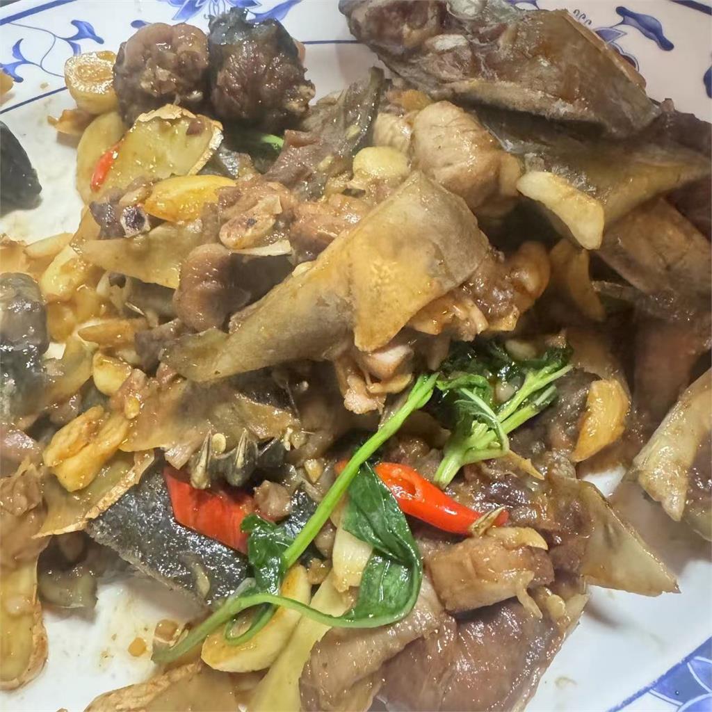 新竹餐廳3菜1湯秒噴4千!他嘆「工程師之城好騙」遭店家公布菜色打臉