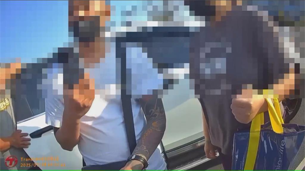 高雄男子無照駕駛還闖紅燈 不服取締還反蒐證PO網討拍遭洗臉