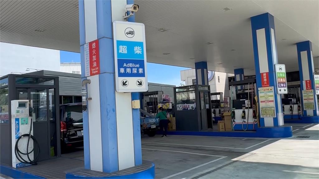 柴油廂誤加尿素！賓士車發動不到１０秒熄火　修車師傅：恐要大修了