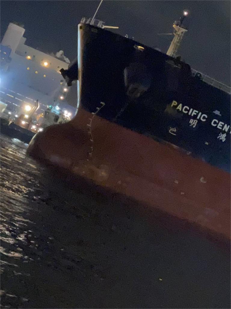 中運貨輪「明鴻號」撞碼頭 波及台船8號沉沒、12號纜繩斷裂
