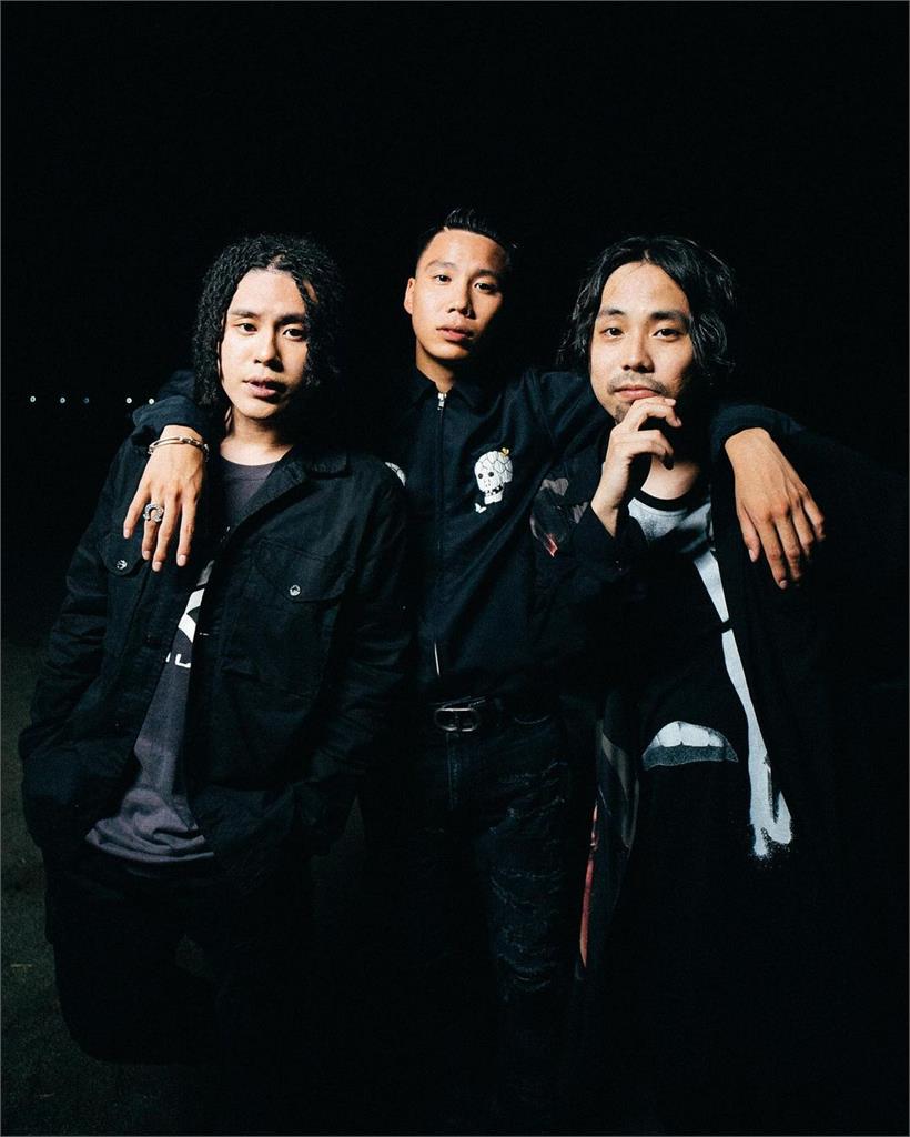 人氣樂團成員涉販毒遭逮!網憂6千萬神曲下架 住家藏大麻!人氣樂團25歲成員「涉販毒遭逮」 網憂6千萬神曲下架