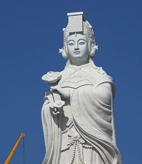 同18層樓高！台中大安港媽祖雕像經14年終完工　民眾搶拍　