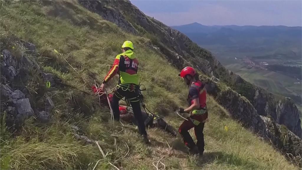 鋼鐵人？英國業者研發「噴射服」　合作羅馬尼亞進行山區模擬搜救