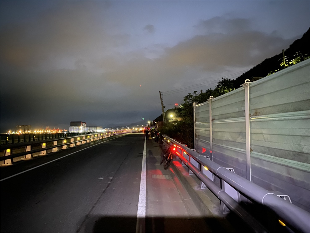 快新聞/菲籍自行車選手遭轎車衝撞身亡 肇事駕駛竟「棄車逃離現場」