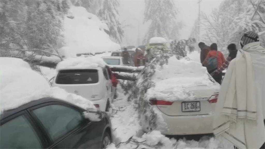 巴基斯坦大雪阻交通　至少22人被凍死