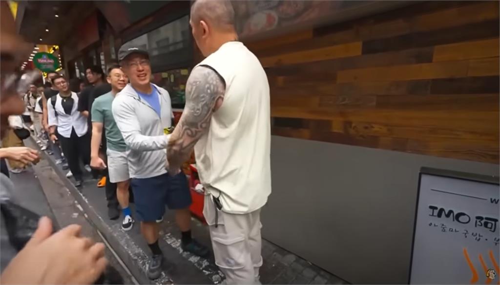 館長遭酸「到中國治好髒話病」!他親揭「背後原因」喊:出門都是謙虛、禮貌