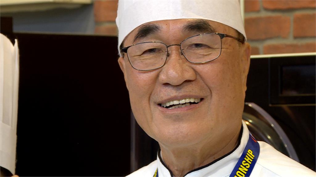 不是親生的有差？李四川頻同框小雞　民眾黨參選人疑遭冷落