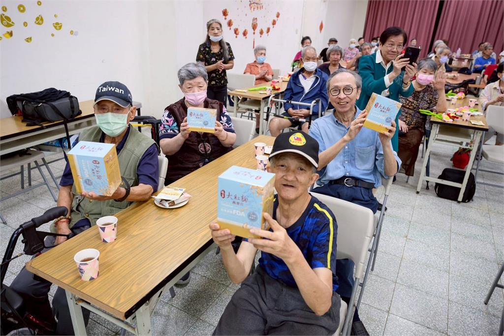 台灣優質生命協會攜手娘家保健生技關懷基隆博愛家園