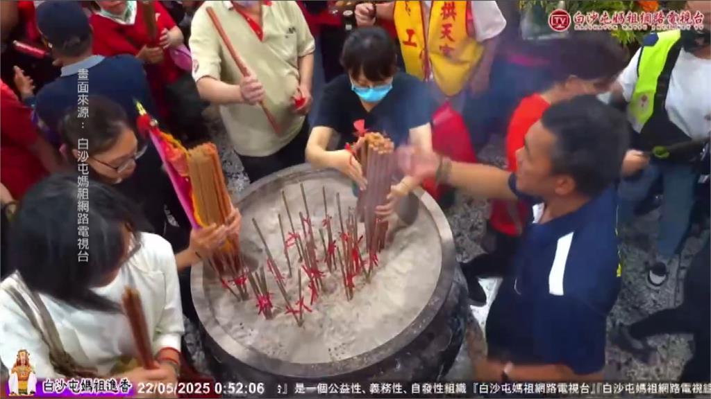 白沙屯媽祖回鑾閉關12天 凌晨「開爐」吸大批信徒參拜