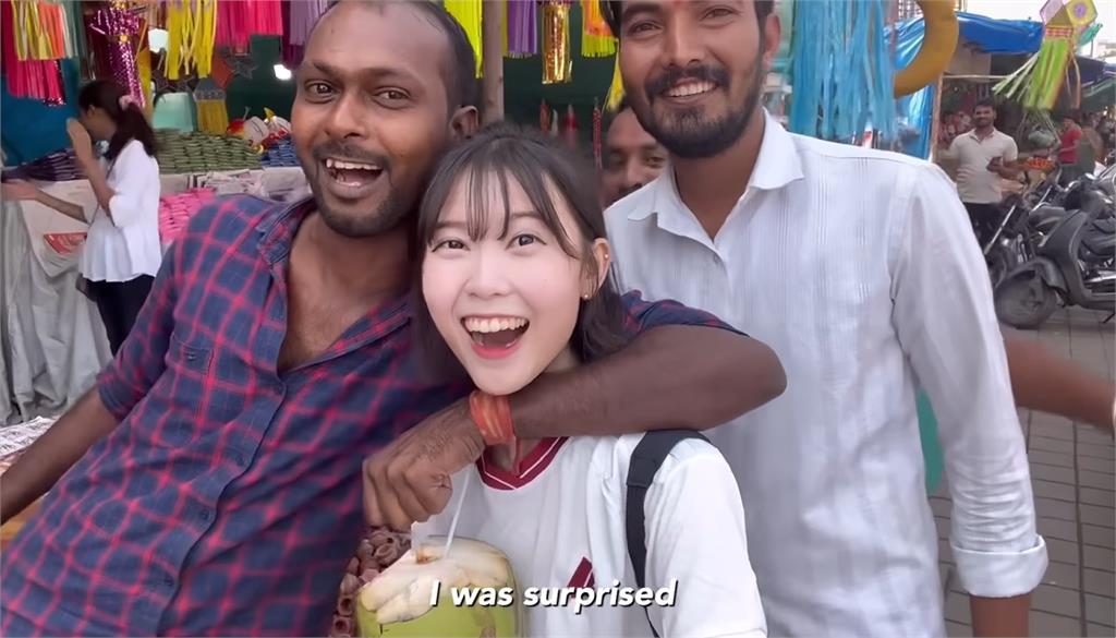 正妹YTR獨自去印度…當街遭男子「強摟揉肩」嚇壞！影片惹怒當地人