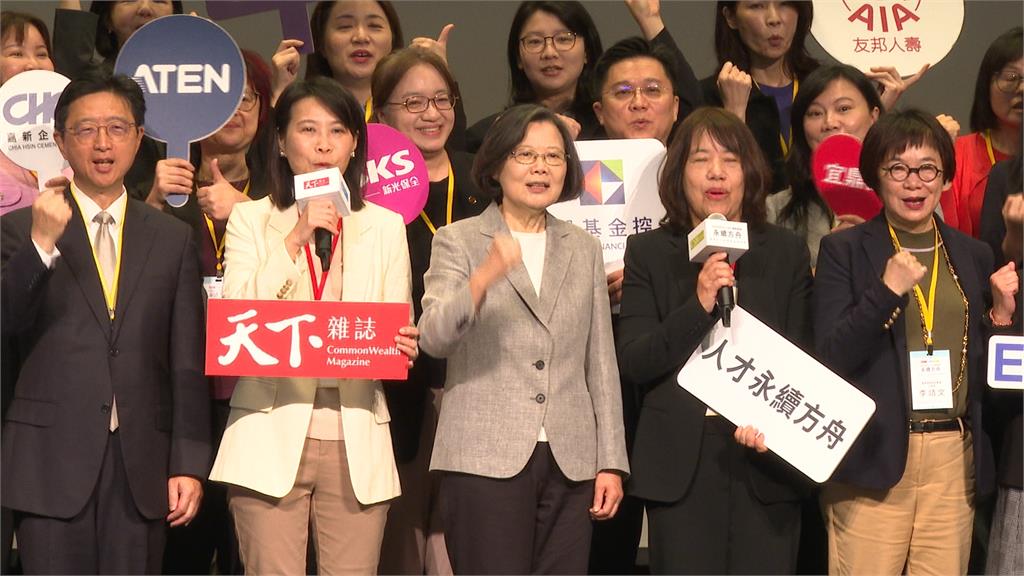 蔡英文高人氣！談從政強調「不是讓人崇拜」　社群上金句連發