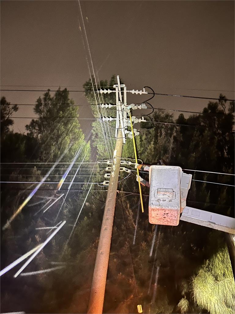 最新／大雨難搶修！台中梧棲815戶停電　台電曝最新復電進度