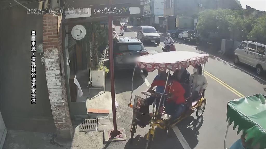 鹿港觀光三輪車「一天兩撞」　警方：雙黃線迴轉照罰