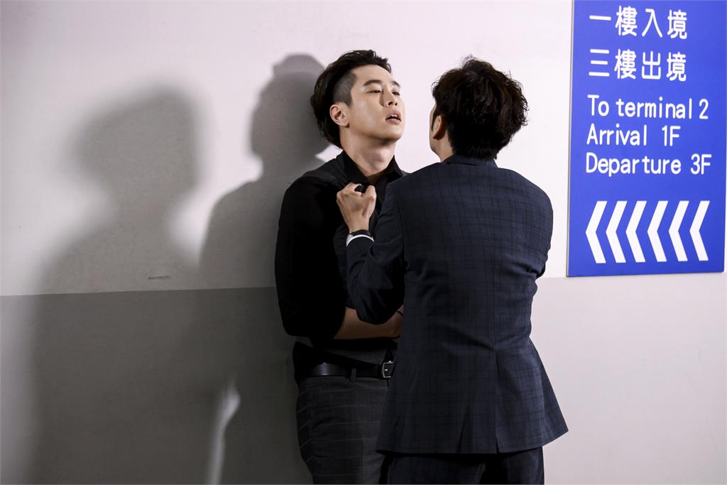 《市井豪門》槍戰駁火!吳東諺被踢蛋又被扯破西裝成了最大苦主