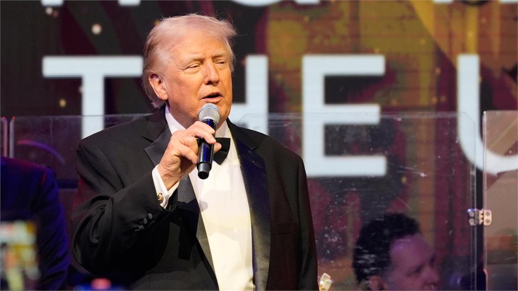 馬杜洛夫婦疑睡一半「遭美軍拖出房間逮捕」！川普全程看實況：像是電視節目