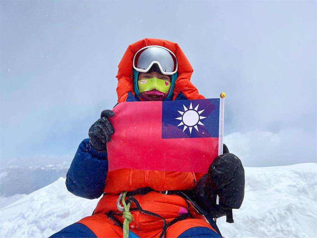 「台灣登山正妹」曾格爾再寫新紀錄！攻頂第8座8千公尺頂峰