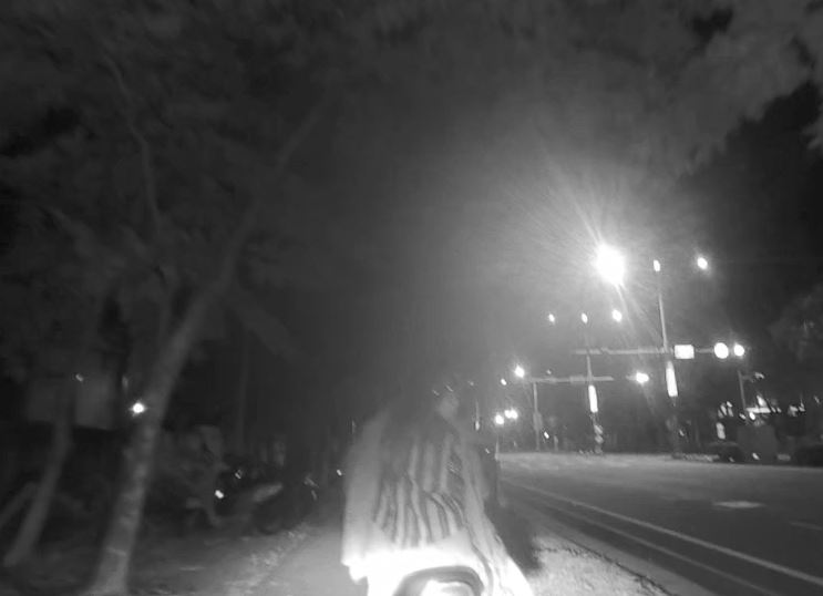 女騎士半夜違規稱「急探望母親」　警當場查獲毒品、毒駕送辦