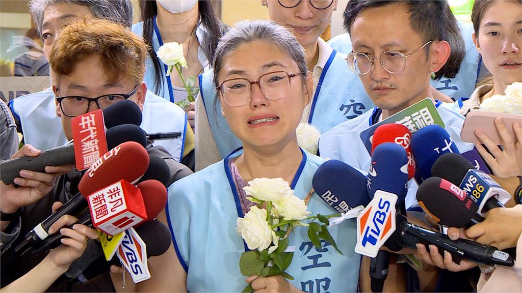 空服員抱病執勤後病逝 長榮高層鞠躬道歉 認了「這缺失」