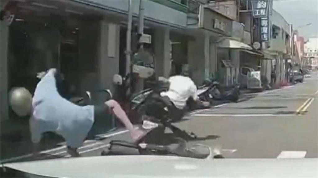 台中多元計程車右轉遭追撞 苗栗機車碰撞 8旬翁送醫