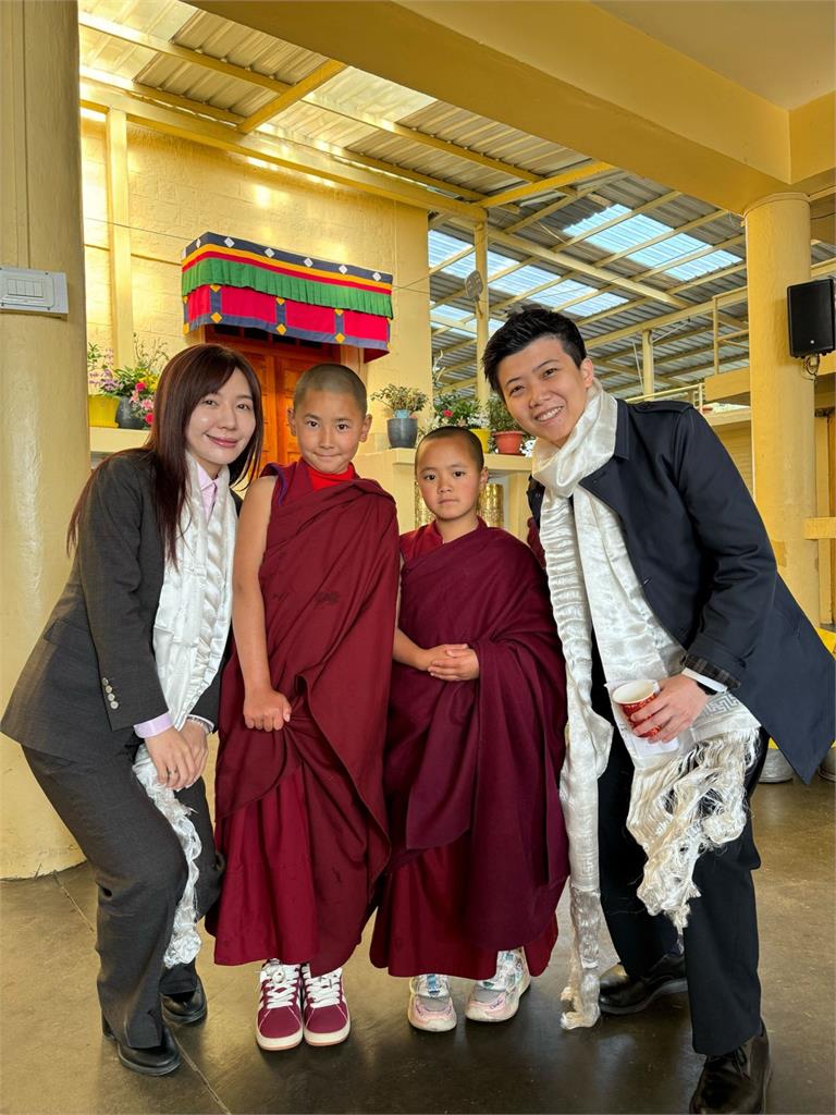 吳沛憶率史上最大團赴印！為達賴喇嘛90歲祝壽　尊者加持Team Taiwan球衣