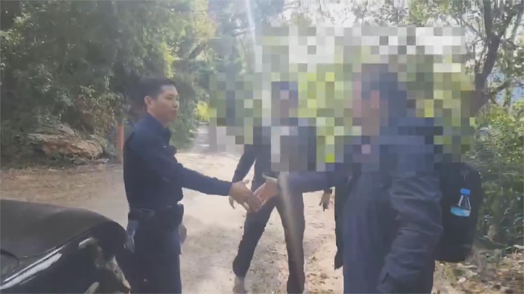 2新加坡籍男找野溪溫泉山區迷途 六龜警烙英語助解困
