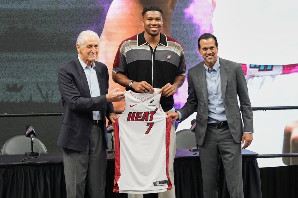 NBA(影)／「英雄哥」轉隊公鹿後首度發聲！不想被外界看扁！將開啟全新時代