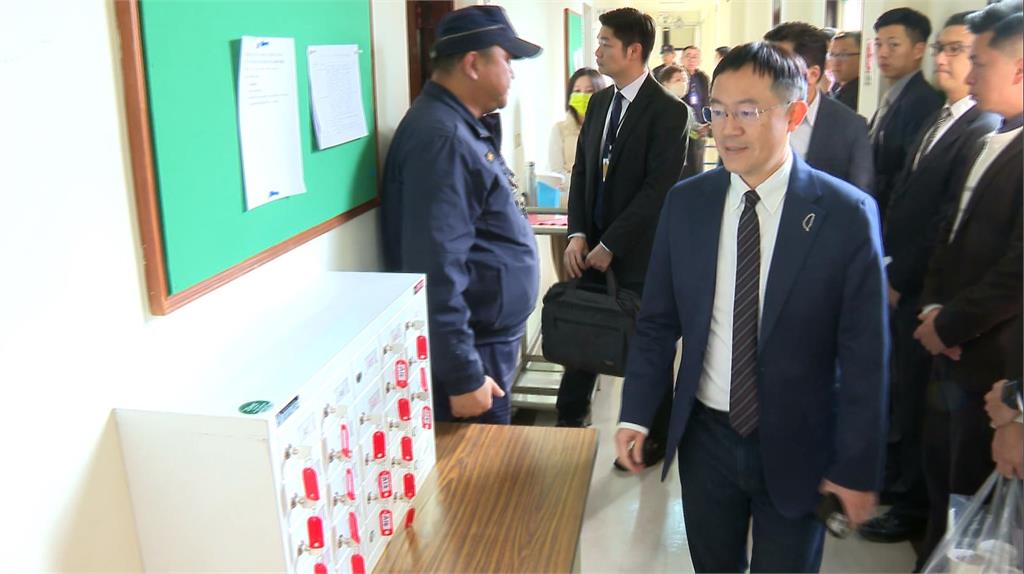 藍白擬自提國防特別條例　顧立雄：有意見可在條例討論