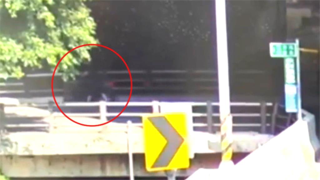 趕上班遇愛車拋錨「暫停路邊」 隔天牽車才知... 被不明貨車載走
