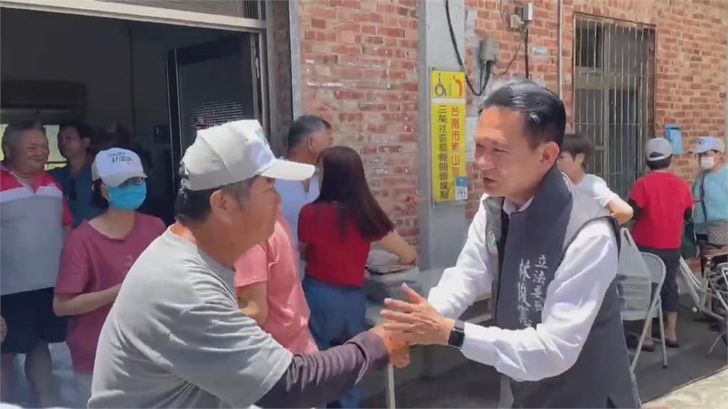 拚台南市長初選出線! 陳亭妃騎鐵馬、林俊憲跑基層爭支持