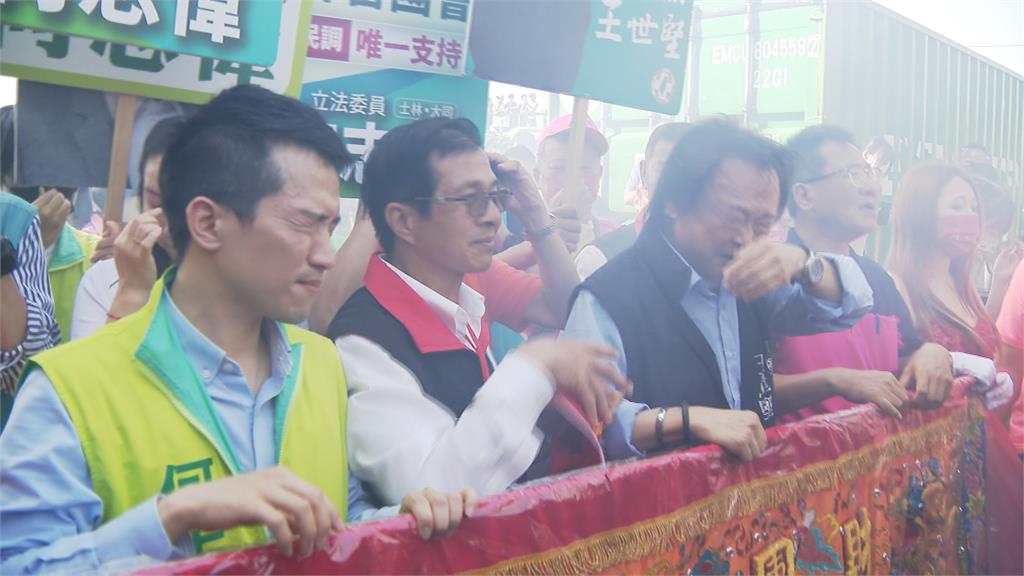 登記初選後首次同框 王世堅、何志偉碰面先加LINE