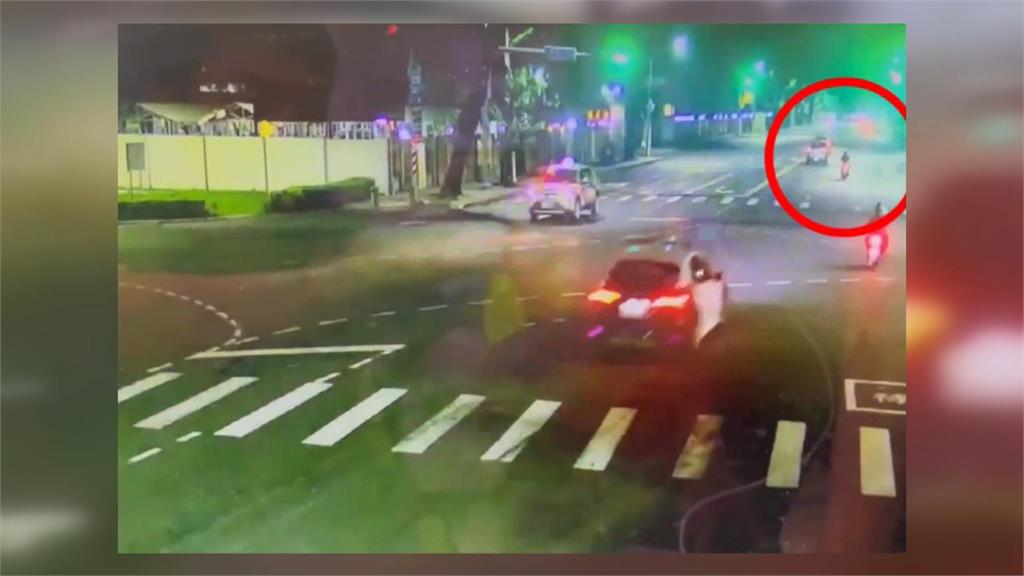 高雄高雄女騎士闖2燈拒檢逃逸 行駛快車道自撞身亡