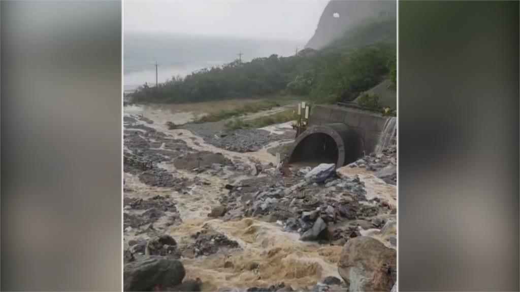 花蓮北上公路、鐵路全受阻 人員搶修道路遇山崩 急逃命