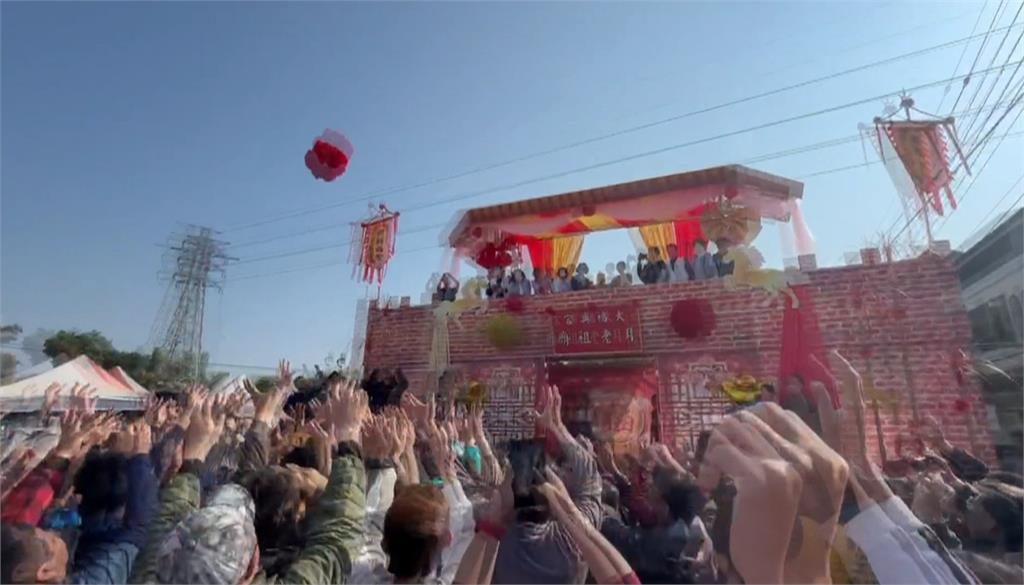 嘉義大福興宮月老廟拋繡球活動　報名人數暴增盼新年尋得良緣