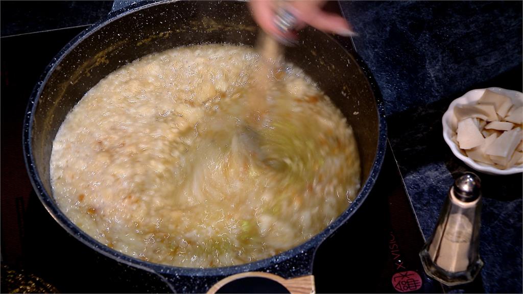 新鮮椰子汁變身火鍋 風味顛覆大眾想像