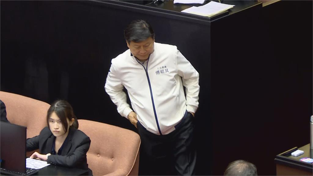 花蓮縣府恐嚇音檔曝!傅崐萁「疑涉1罪」律師曝最慘下場:恐無期徒刑