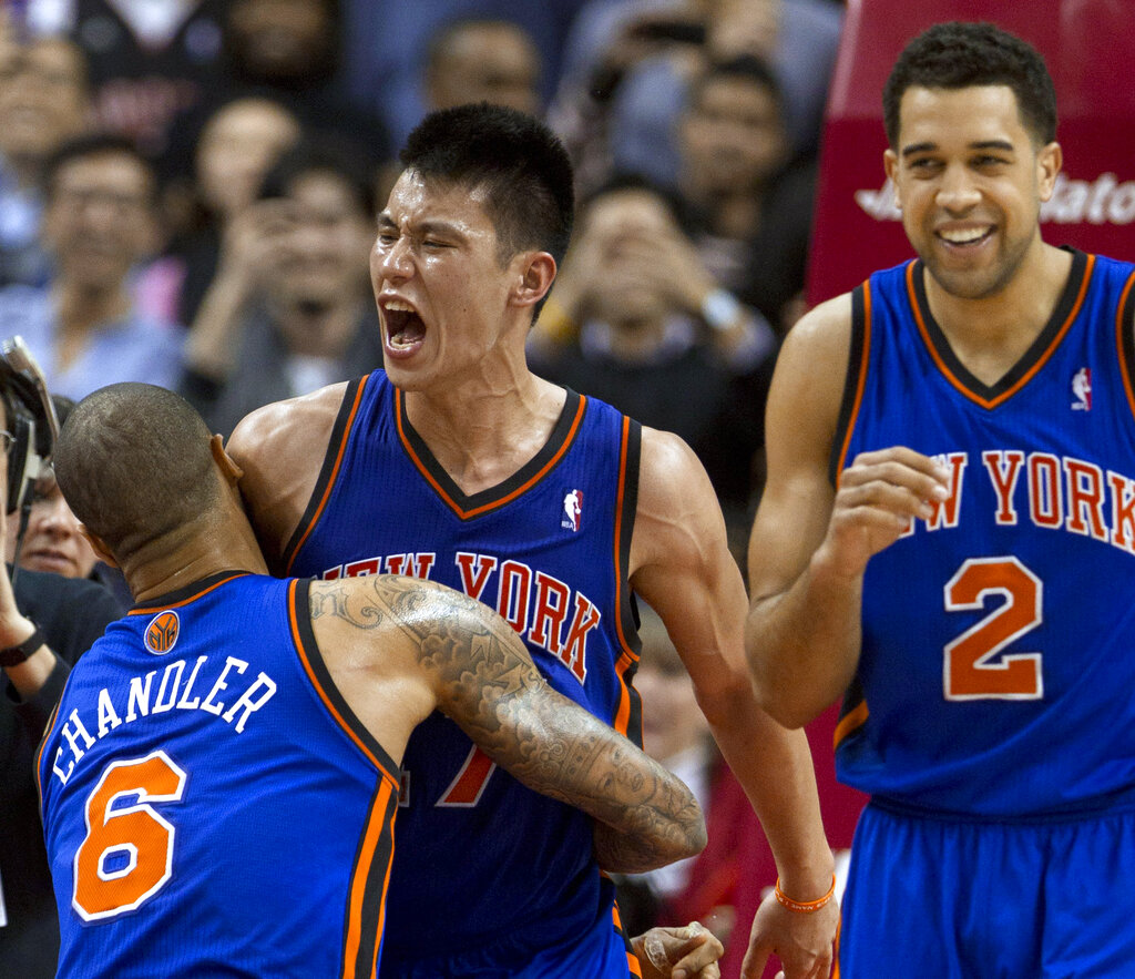 籃球(影)/林書豪0.5秒絕殺暴龍三分球!豪小子弧頂三分寫下NBA最浪漫一夜