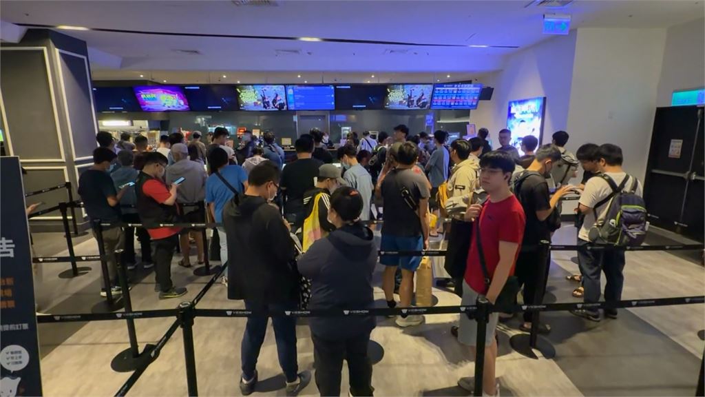 薔琵颱風襲南台灣放假　高雄出太陽民眾排隊吃早餐
