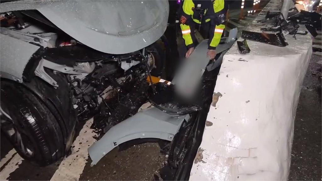 出國遇死劫！租賃車桃機一航自撞　後座乘客夫妻1死1傷