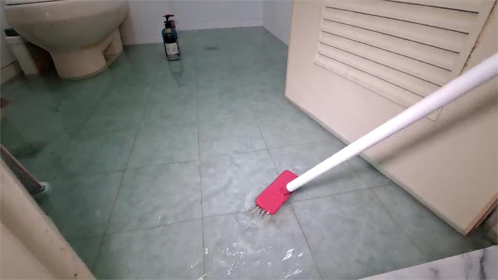 基隆社區污水管線出問題 倒灌一樓住家淹水居民氣炸