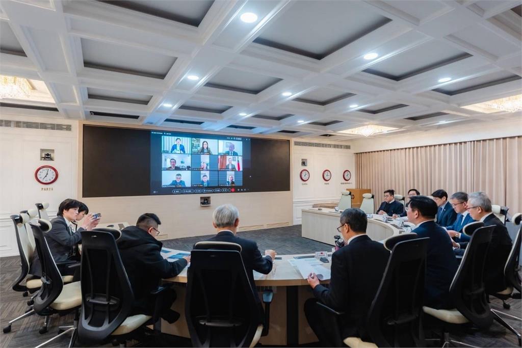 快新聞／中東情勢升溫！林佳龍主持應變視訊會議　外交部已協助近2千人返台