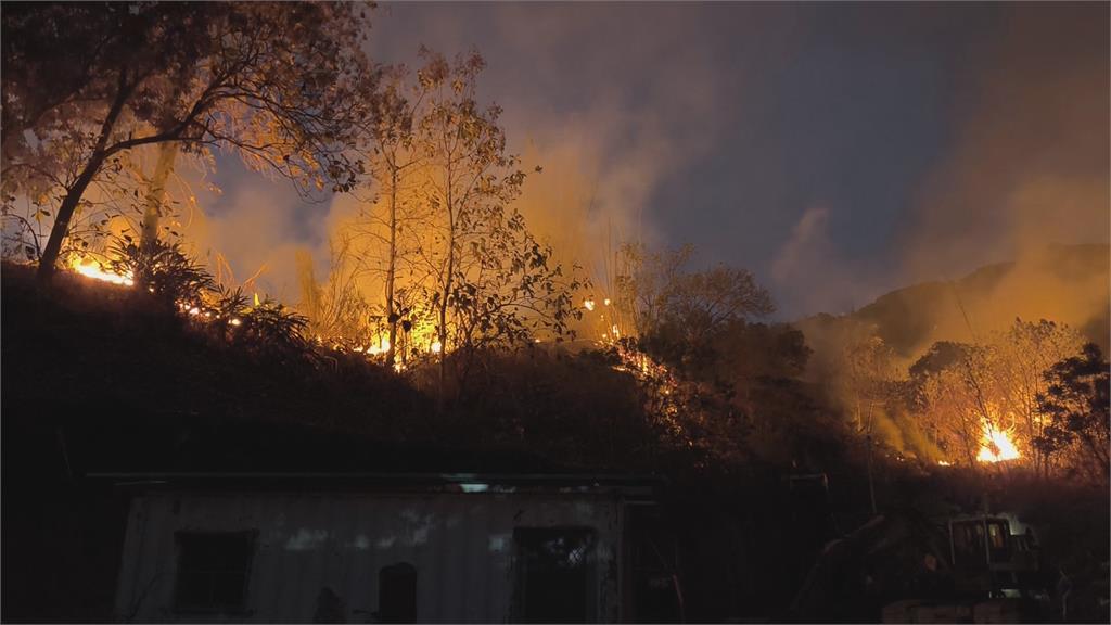 南投縣今年公墓火災高達114件　國3南投休息站公墓火災濃煙瀰漫