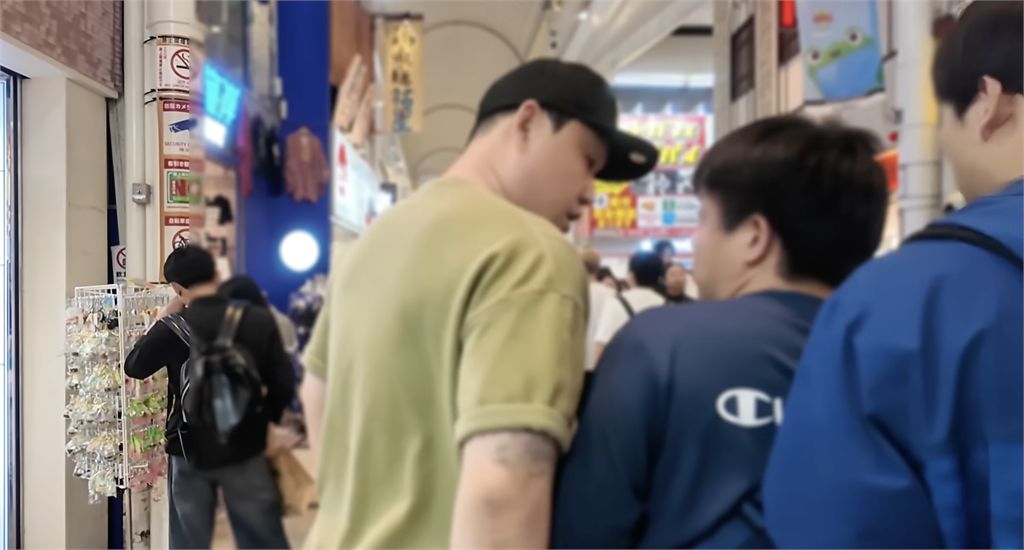 現實版《鐵拳教育》！韓壯男「出手制裁」日本撞人族　三國網友叫好：大快人心