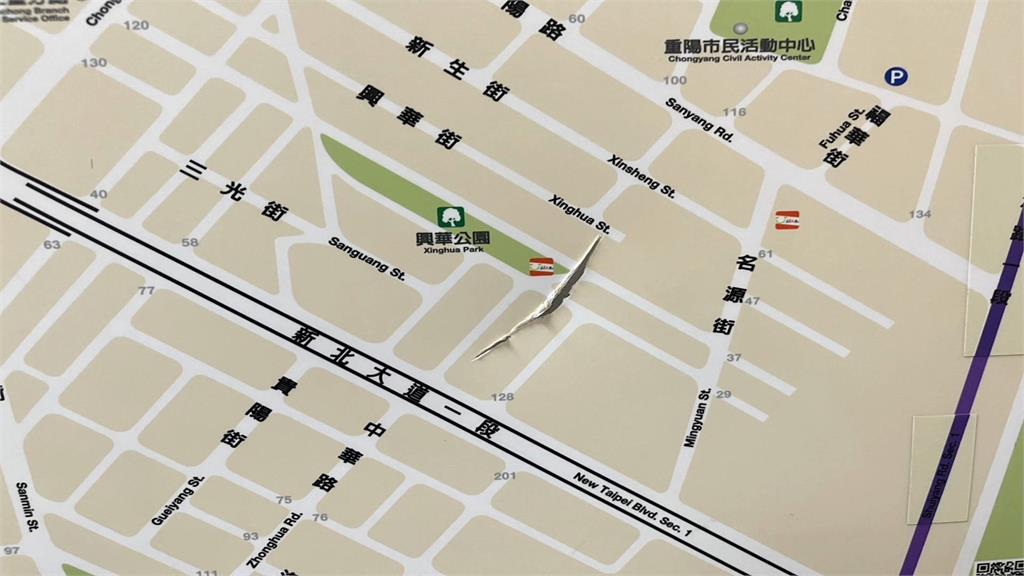 錢包不見氣炸! 男子持滅火器砸「捷運看板」洩憤