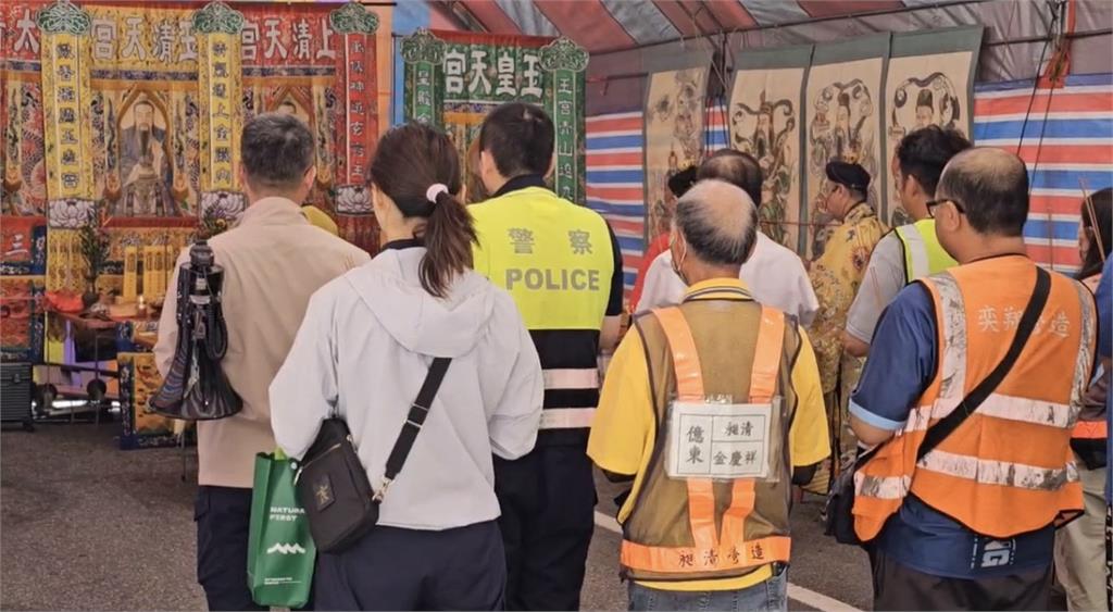 台南逾40年危樓「來亞大樓」今拆除 前主委率所有權人陳抗