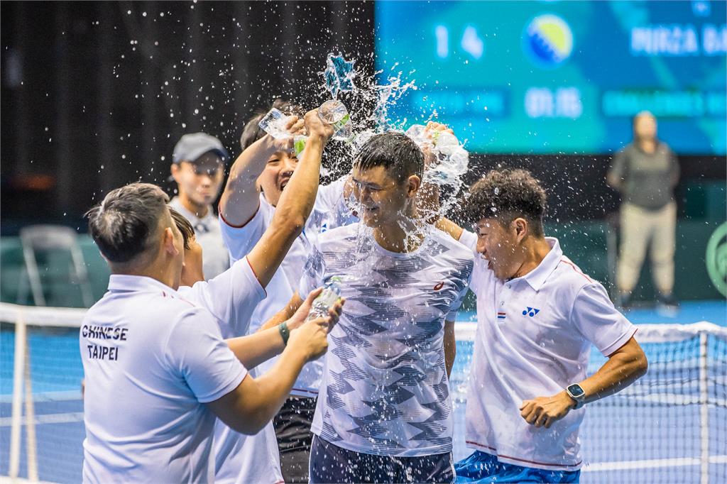 網球／吳東霖決勝第5點成功關門！台維斯盃台灣氣走波赫 世界組一級主場第一勝