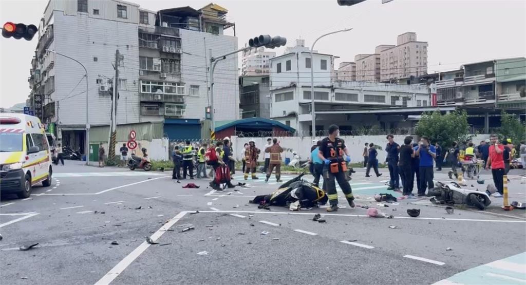 接小孩遇三峽車禍身亡!小6女兒「校門口等不到人」悲喊:媽媽從沒遲到過…