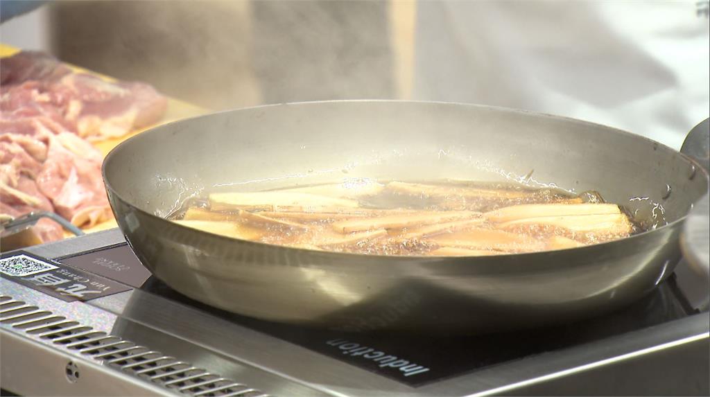 米其林主廚PK麻油料理大賽 麻油雞煨飯、水晶凍飄香