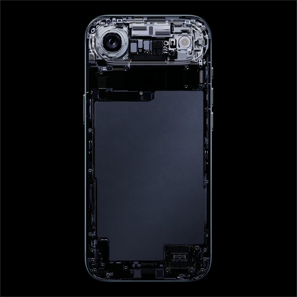 快新聞/蘋果發表會登場!iPhone17系列、最輕薄手機Air現身 本週五起預購